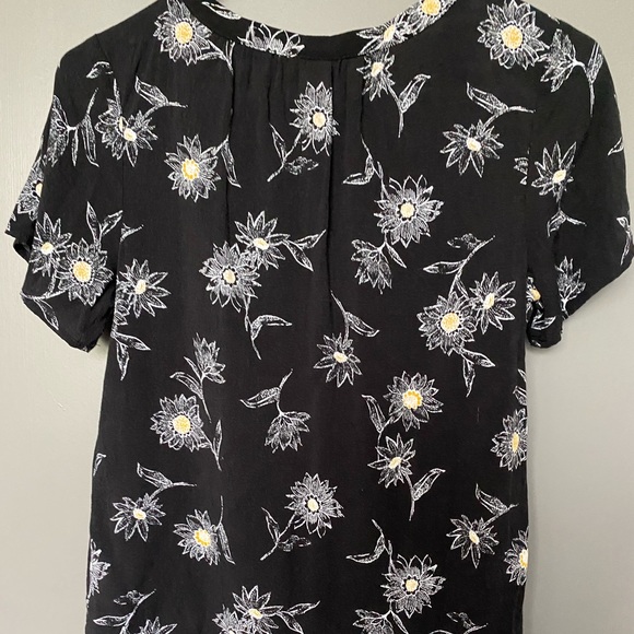 Floral Old Navy Top - Picture 3 of 4